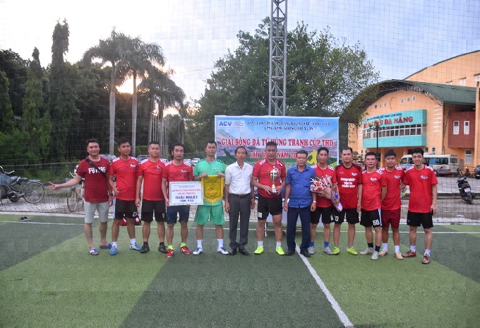 CẢNG HÀNG KHÔNG THỌ XUÂN: ĐOÀN THANH NIÊN TỔ CHỨC GIẢI BÓNG ĐÁ CHÀO MỪNG KỶ NIỆM 66 NĂM NGÀY GIẢI PHÓNG THỦ ĐÔ (10/10/1954 – 10/10/2020).|LOCAL_PATH:crawled_data/images/featured_afdf8648d41f.jpg