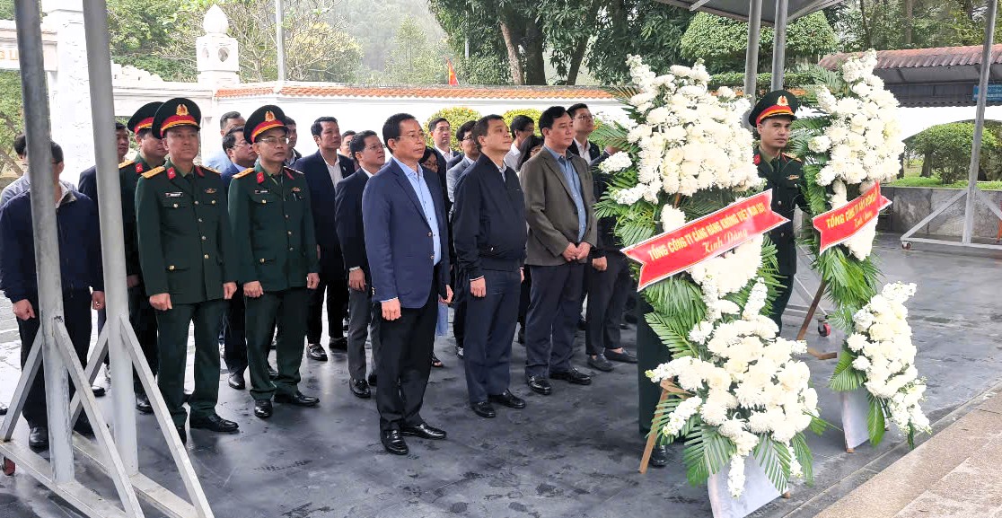 Đảng ủy Tổng công ty Cảng hàng không Việt Nam và hành trình về nguồn năm 2025|LOCAL_PATH:crawled_data/images/featured_b5177794c626.jpg