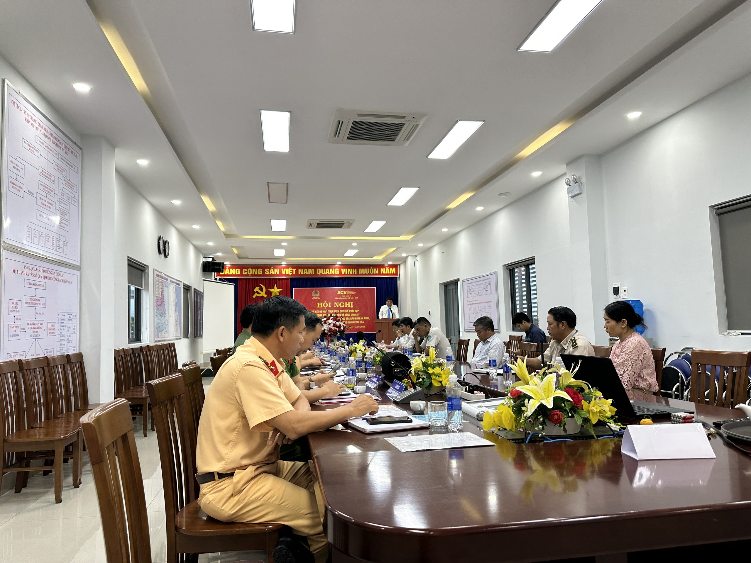 Sơ kết thực hiện Quy chế phối hợp giữa Công an tỉnh Phú Yên và Tổng công ty Cảng hàng không Việt Nam về bảo đảm an ninh, an toàn hàng không tại Cảng hàng không Tuy Hòa|LOCAL_PATH:crawled_data/images/featured_b5251932f640.jpg