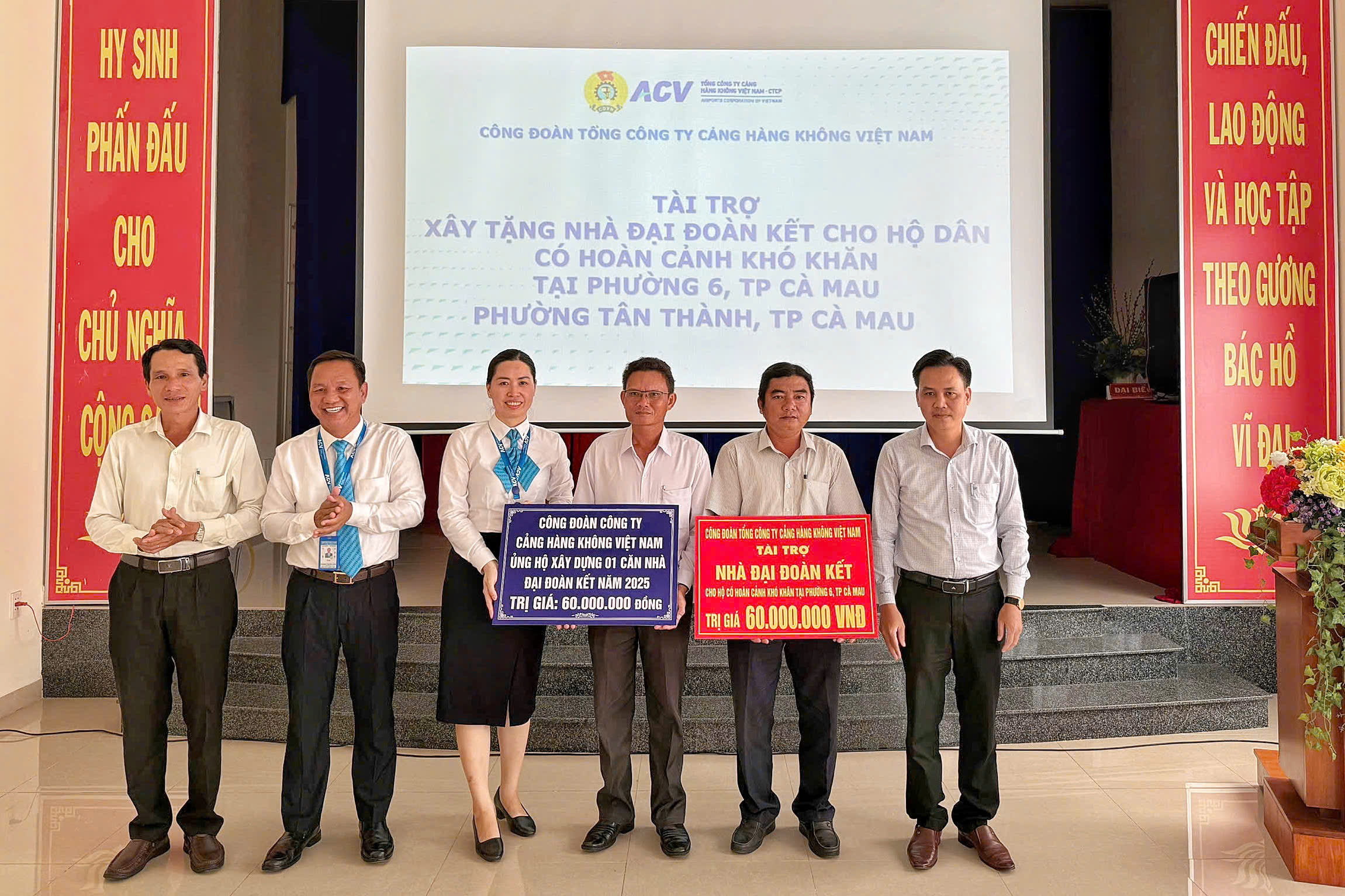 Trao tặng 2 căn nhà Đại đoàn kết cho hộ nghèo tại Cà Mau|LOCAL_PATH:crawled_data/images/featured_bb69d55297c8.jpg