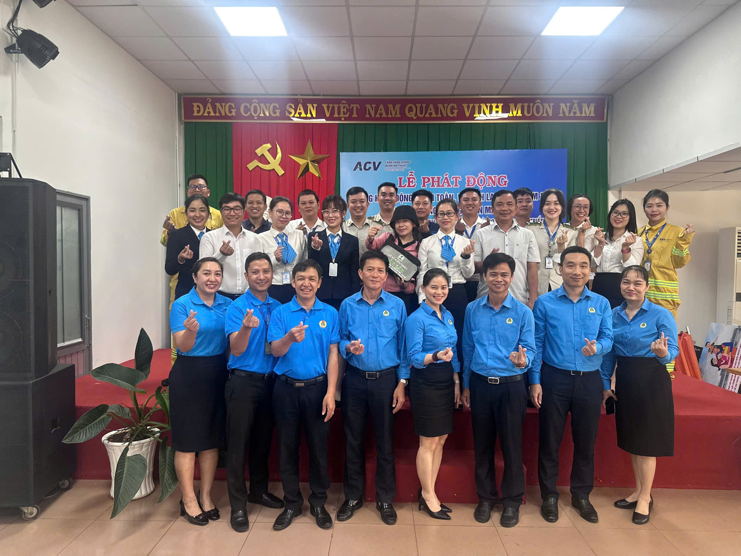 CẢNG HÀNG KHÔNG BUÔN MA THUỘT  TỔ CHỨC LỄ PHÁT ĐỘNG HƯỞNG ỨNG THÁNG AN TOÀN, VỆ SINH LAO ĐỘNG NĂM 2025|LOCAL_PATH:crawled_data/images/featured_beb49f4c60c4.jpg