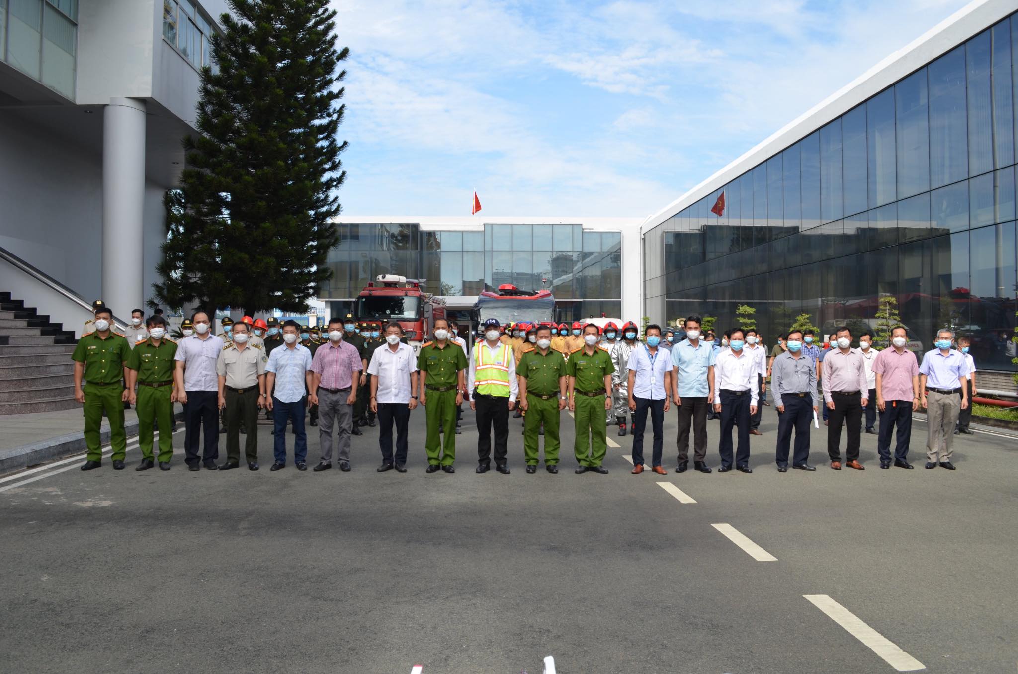 DIỄN TẬP KHẨN NGUY CẤP CƠ SỞ VÀ THỰC TẬP PHƯƠNG ÁN CHỮA CHÁY NĂM 2021 TẠI CẢNG HKQT TÂN SƠN NHẤT|LOCAL_PATH:crawled_data/images/featured_bf1b01f5fe74.jpg