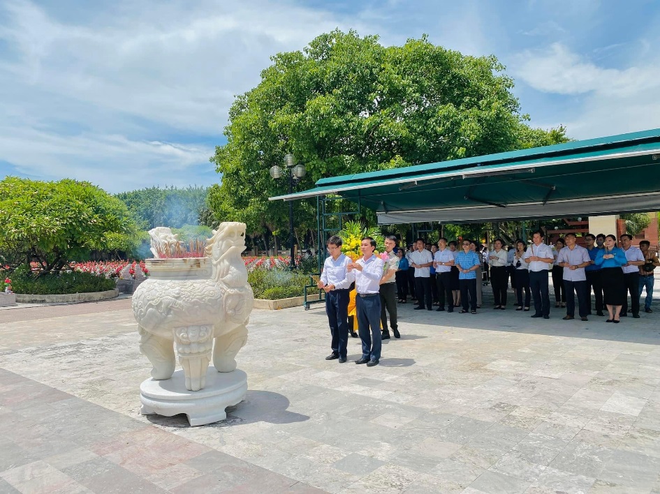CẢNG HÀNG KHÔNG ĐỒNG HỚI TỔ CHỨC CÁC HOẠT ĐỘNG TRI ÂN NHÂN NGÀY THƯƠNG BINH LIỆT SỸ 27/07|LOCAL_PATH:crawled_data/images/featured_c1e77146ba2a.jpg