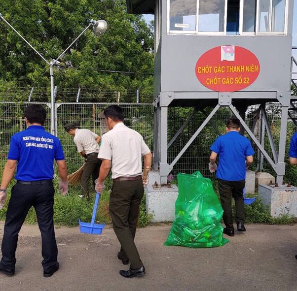 Cảng HKQT Tân Sơn Nhất: Ra quân làm vệ sinh môi trường hưởng ứng  ngày môi trường Thế giới 05/6/2018|LOCAL_PATH:crawled_data/images/featured_c46316ab2dcd.jpg