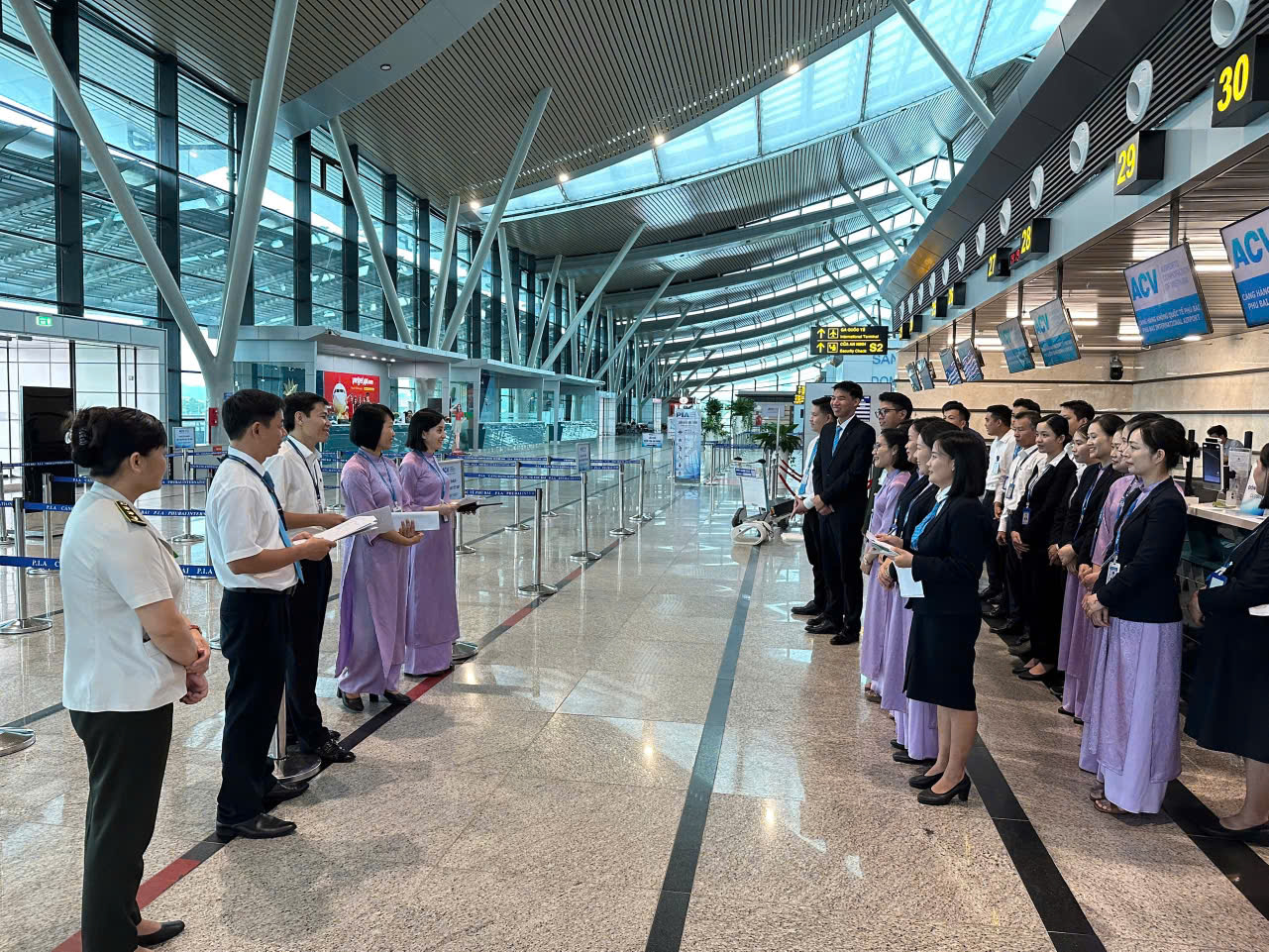 CẢNG HÀNG KHÔNG QUỐC TẾ PHÚ BÀI TỔ CHỨC DIỄN TẬP TÌNH HUỐNG HỆ THỐNG THỦ TỤC NGỪNG HOẠT ĐỘNG|LOCAL_PATH:crawled_data/images/featured_c5846db43a5f.jpg