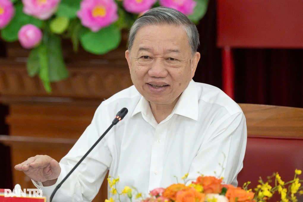Bài viết của Tổng Bí thư, Chủ tịch nước về đổi mới mạnh mẽ phương thức lãnh đạo|LOCAL_PATH:crawled_data/images/featured_c685d69d149d.jpg