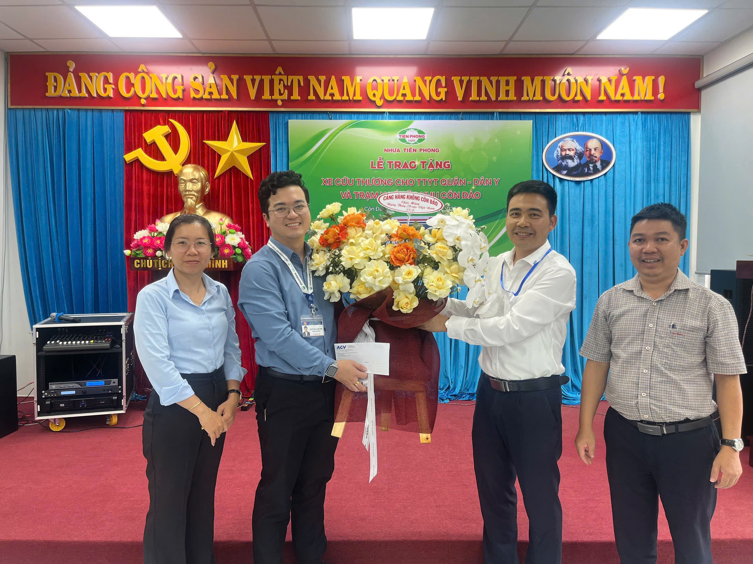 CẢNG HÀNG KHÔNG CÔN ĐẢO TRI ÂN “NHỮNG CHIẾN SĨ ÁO TRẮNG” NHÂN NGÀY THẦY THUỐC VIỆT NAM|LOCAL_PATH:crawled_data/images/featured_cbc03c47d5d6.jpg