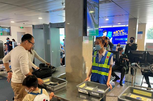 Cảng HKQT Tân Sơn Nhất lắp đặt bổ sung 5 máy soi chiếu an ninh phục vụ tốt nhu cầu đi lại của hành khách trong dịp lễ 30/4, 01/5 và hè 2021|LOCAL_PATH:crawled_data/images/featured_cbca1b1f8a08.jpg