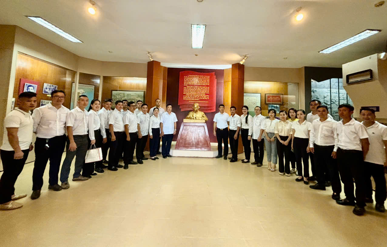 Đảng bộ Cảng HKQT Vinh tổ chức sinh hoạt, học tập chính trị năm 2024 hướng về cội nguồn dân tộc|LOCAL_PATH:crawled_data/images/featured_ccd4a2dac083.jpg