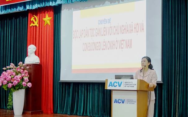 Đảng ủy Tổng công ty Cảng hàng không Việt Nam: Tổ chức lớp bồi dưỡng lý luận chính trị dành cho đảng viên mới năm 2018|LOCAL_PATH:crawled_data/images/featured_cdad3786341a.jpg