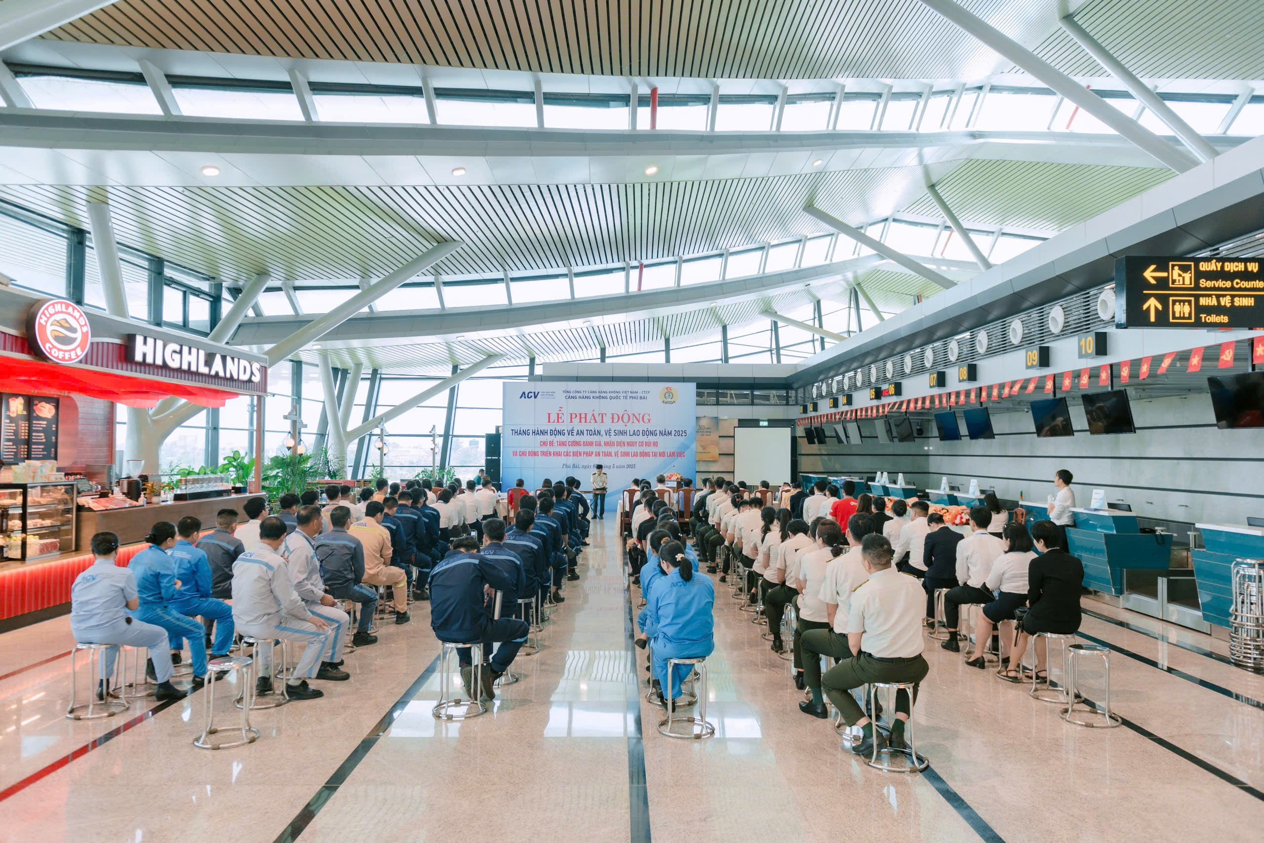 CẢNG HÀNG KHÔNG QUỐC TẾ PHÚ BÀI PHÁT ĐỘNG THÁNG AN TOÀN VỆ SINH LAO ĐỘNG NĂM 2025|LOCAL_PATH:crawled_data/images/featured_cdc919adf9cd.jpg