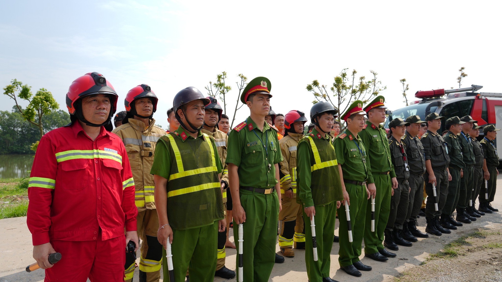 Cảng HKQT Nội Bài diễn tập chữa cháy, cứu nạn tàu bay tại khu vực có địa hình phức tạp|LOCAL_PATH:crawled_data/images/featured_cf92863cade3.jpg
