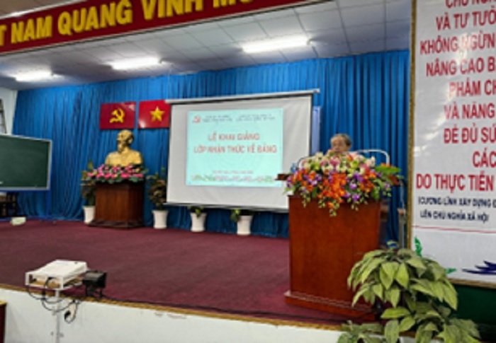 Lễ khai giảng lớp bồi dưỡng lý luận chính trị|LOCAL_PATH:crawled_data/images/featured_d12d6b8b79f8.jpg