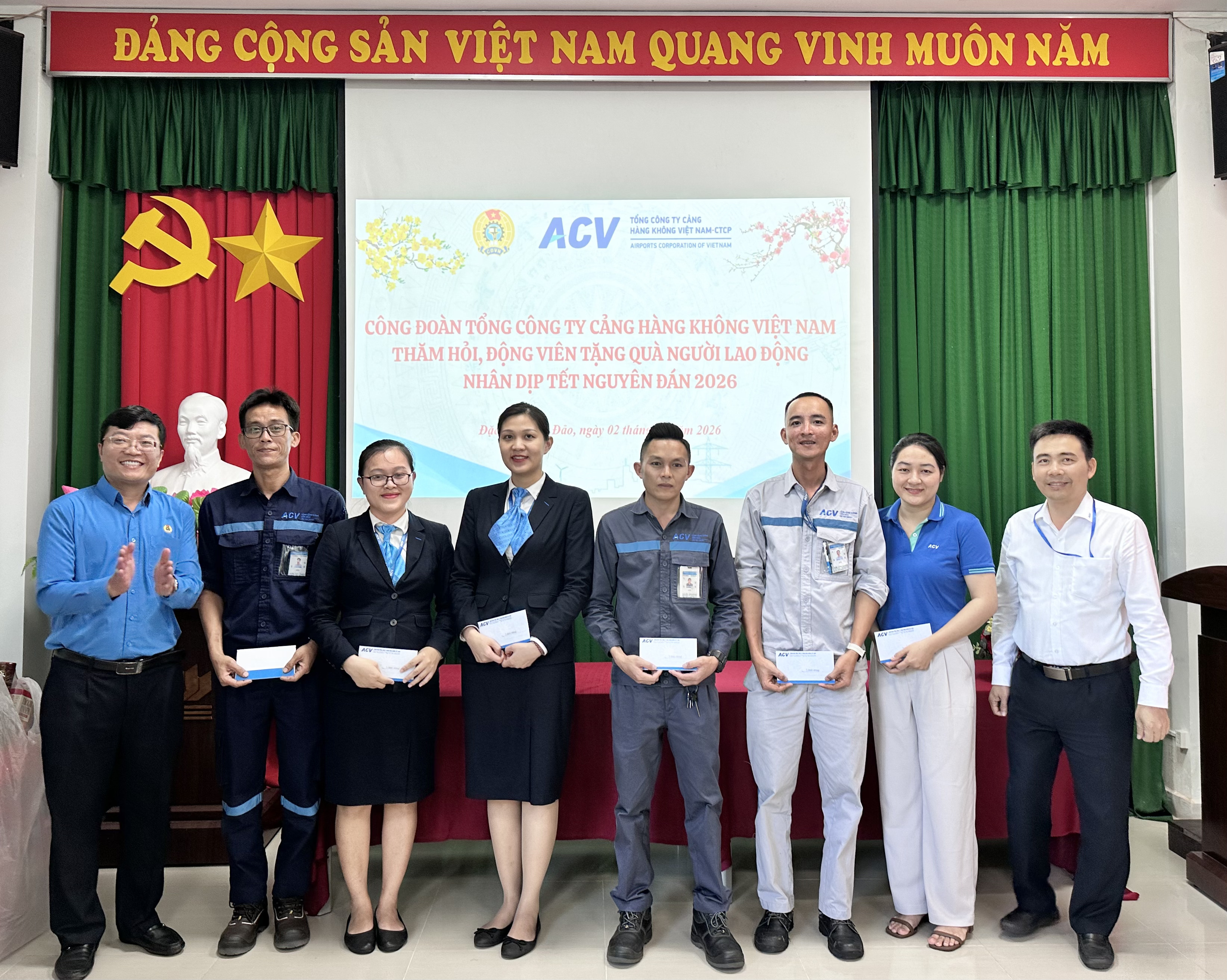 CẢNG HÀNG KHÔNG CÔN ĐẢO ĐÓN ĐOÀN CÔNG TÁC CỦA CÔNG ĐOÀN TỔNG CÔNG TY (ACV) ĐẾN THĂM HỎI VÀ TẶNG QUÀ TẾT NGUYÊN ĐÁN 2026|LOCAL_PATH:crawled_data/images/featured_d148f0548f29.jpg