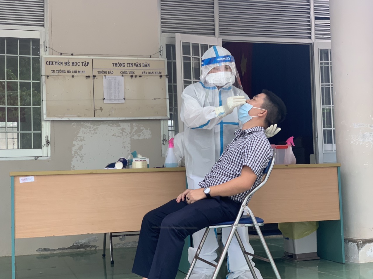“ Tổ chức các hoạt động phòng, chống Covid-19 và lấy mẫu xét nghiệm Covid-19 cho Cán bộ, nhân viên Cảng hàng không Côn Đảo”|LOCAL_PATH:crawled_data/images/featured_d1769788d9fa.jpg
