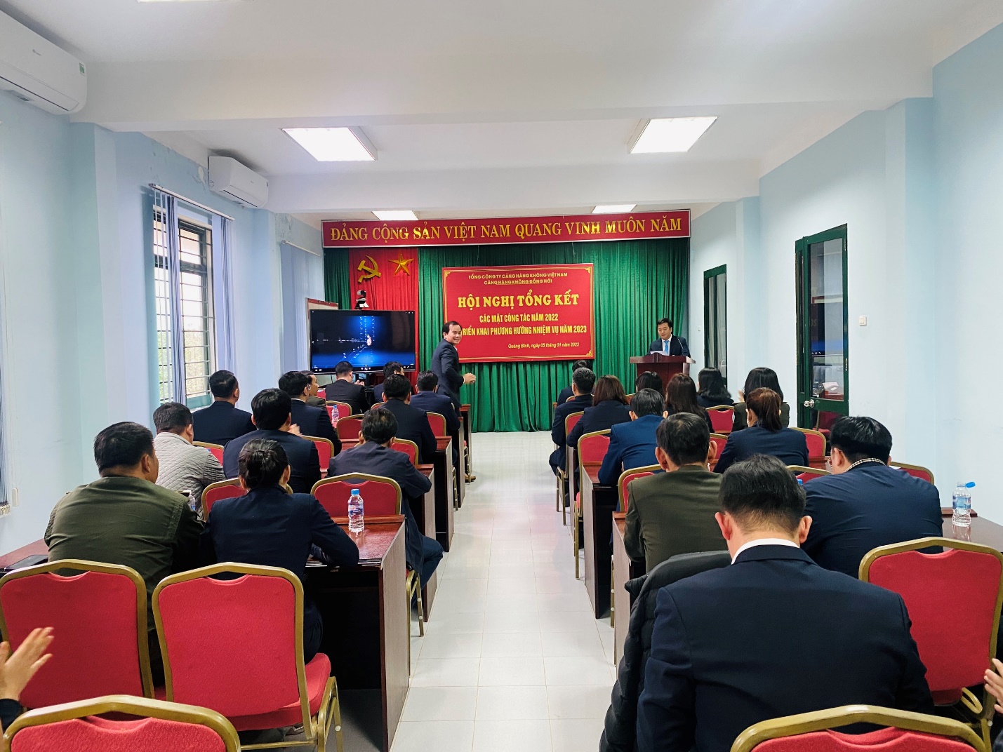 Cảng hàng không Đồng Hới tổ chức hội nghị tổng kết các mặt công tác thi đua năm 2022 và triển khai phương hướng nhiệm vụ sản xuất kinh doanh năm 2023|LOCAL_PATH:crawled_data/images/featured_d1c05e83e5c8.jpg