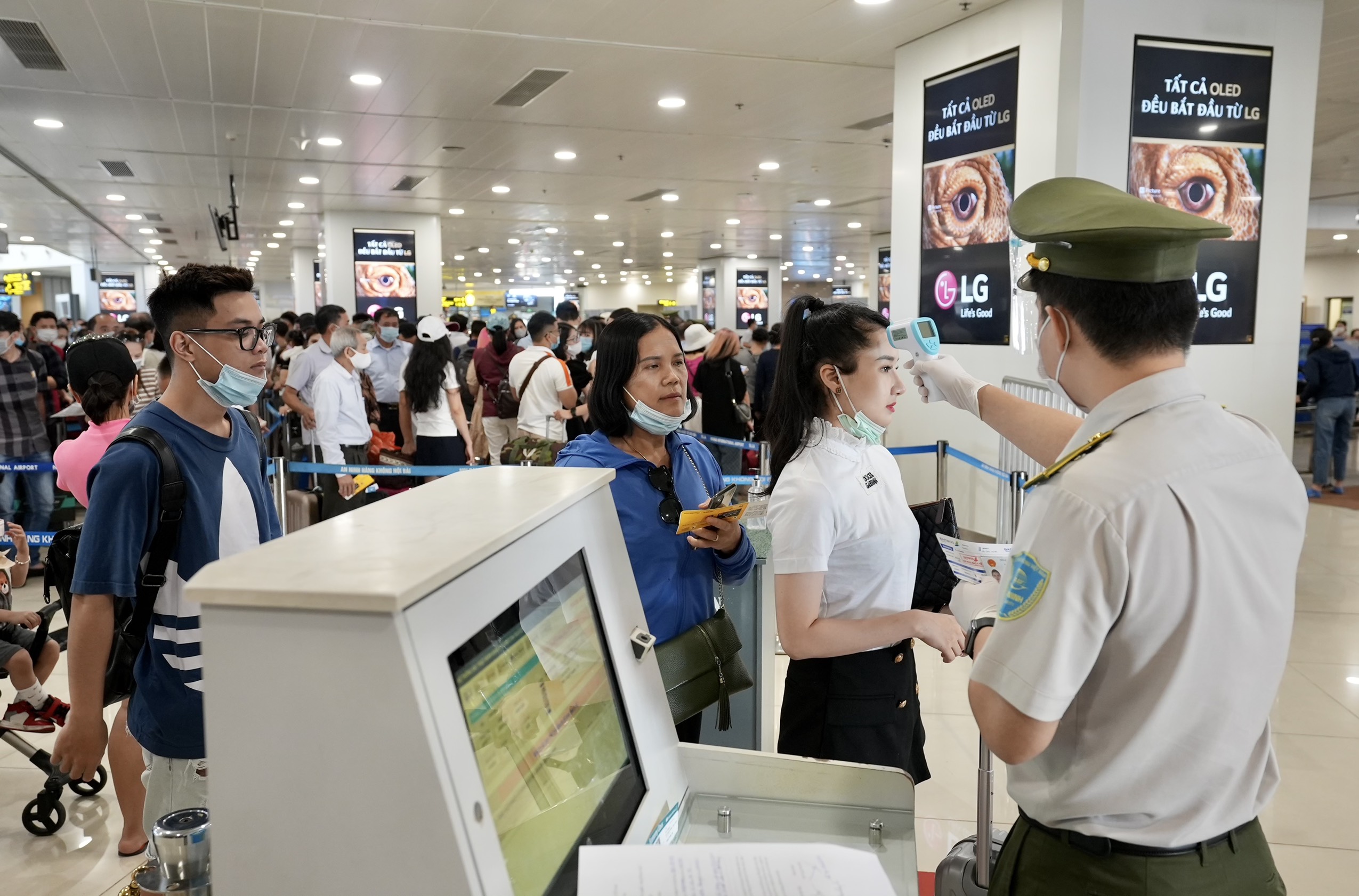 Cảng HKQT Nội Bài triển khai nhiều biện pháp phục vụ tốt đợt cao điểm Lễ 30/4, 01/5 và cao điểm hè 2021|LOCAL_PATH:crawled_data/images/featured_d28bdce1ca61.jpeg