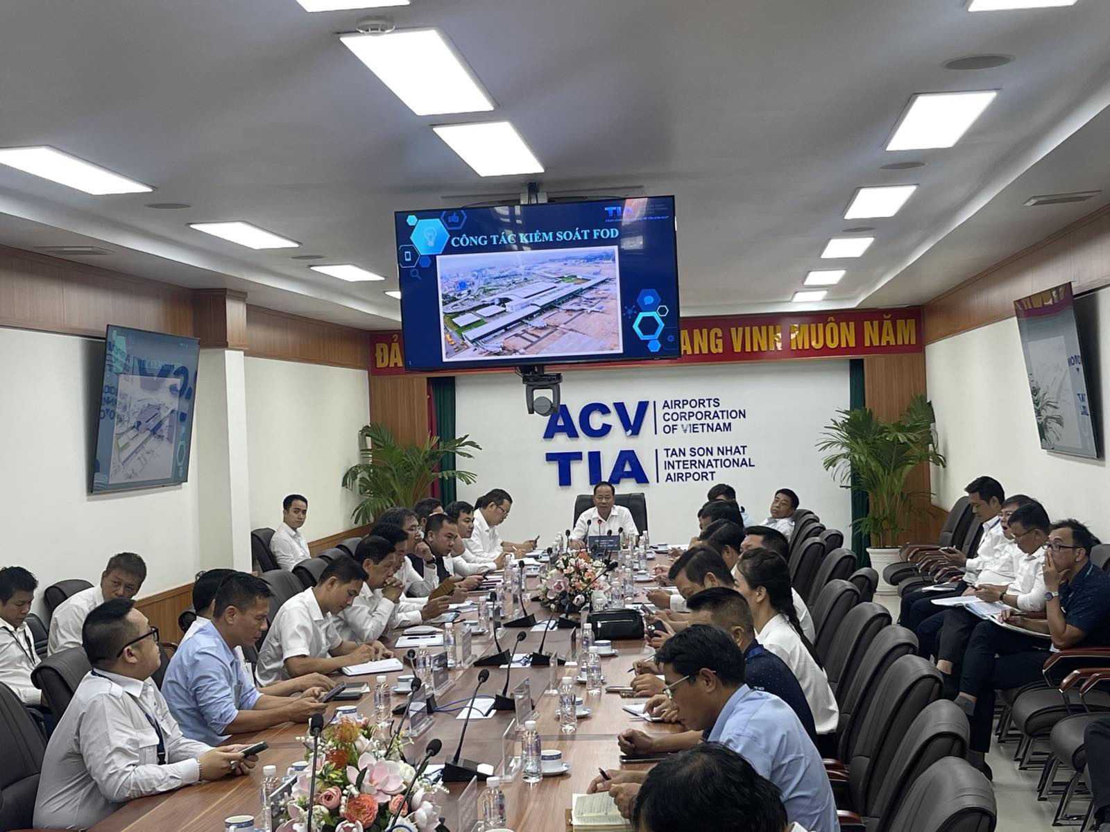 Cảng HKQT Tân Sơn Nhất tổ chức Hội nghị đánh giá công tác kiểm soát FOD tại Cảng trong 06 tháng đầu năm 2023|LOCAL_PATH:crawled_data/images/featured_d5eda1763b6c.jpg