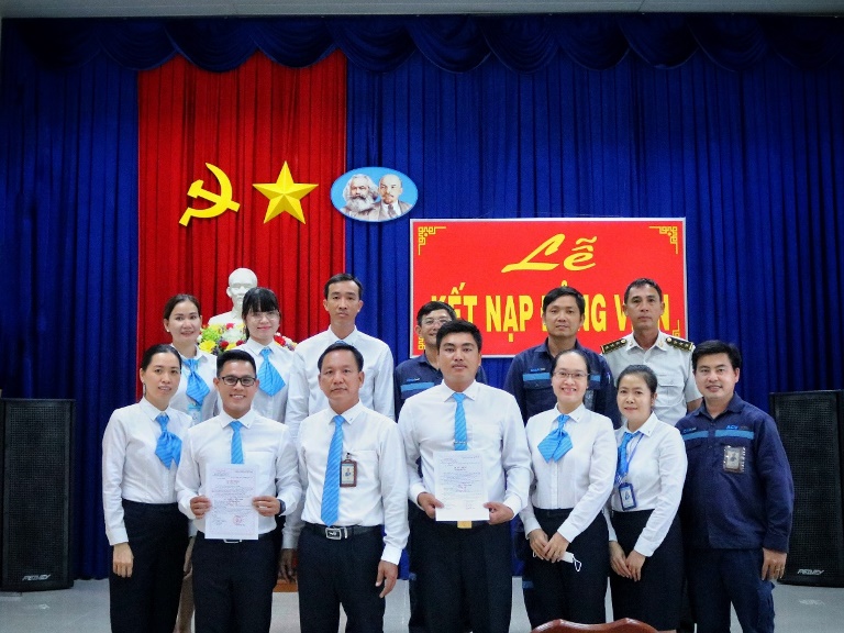 Chi bộ Cảng hàng không Cà Mau kết nạp Đảng viên mới|LOCAL_PATH:crawled_data/images/featured_d69da2d15935.jpg
