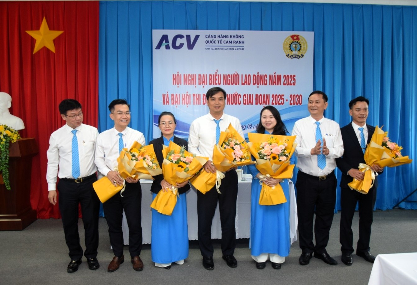 Hội nghị đại biểu Người lao động năm 2025 và Đại hội thi đua yêu nước giai đoạn 2025-2030 Cảng HKQT Cam Ranh|LOCAL_PATH:crawled_data/images/featured_da93e522f244.jpg