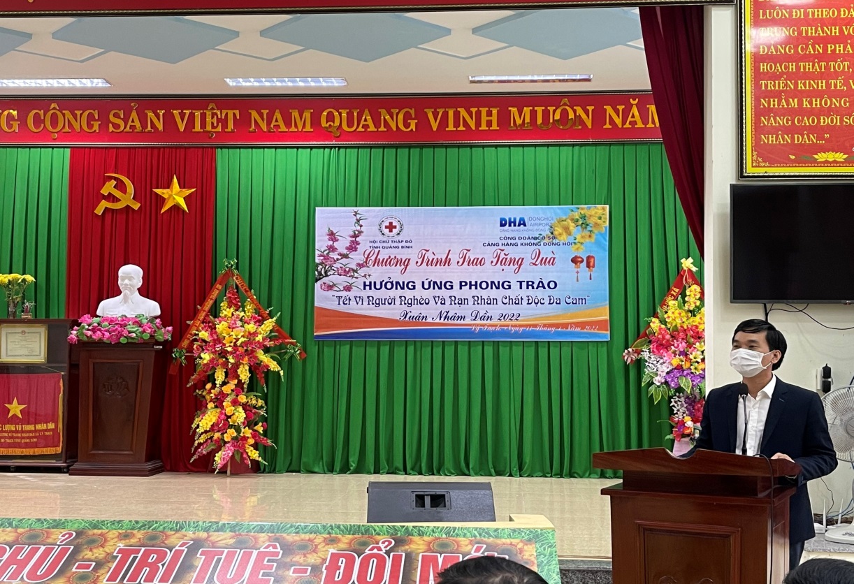 Cảng hàng không Đồng Hới hưởng ứng phong trào ‘Tết vì người nghèo và Nạn nhân chất độc da cam – Xuân Nhâm Dần 2022” của Hội chữ thập đỏ tỉnh Quảng Bình|LOCAL_PATH:crawled_data/images/featured_daedebbb70c7.jpg