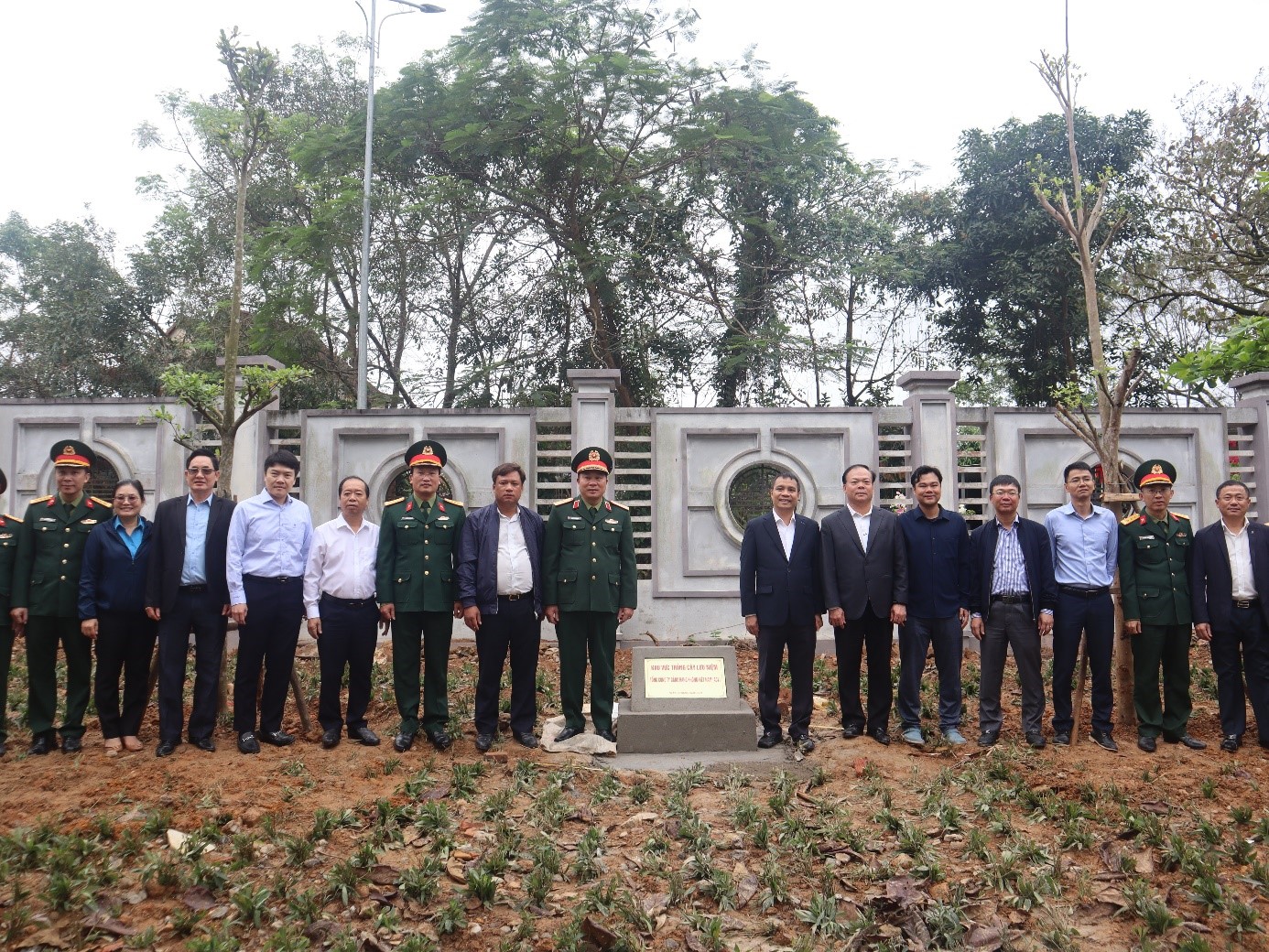 Hành trình về nguồn “Học tập và làm theo tấm gương, đạo đức, phong cách Hồ Chí Minh” của Đảng ủy Tổng công ty Cảng hàng không Việt Nam|LOCAL_PATH:crawled_data/images/featured_dc73d6bcd1a6.jpg