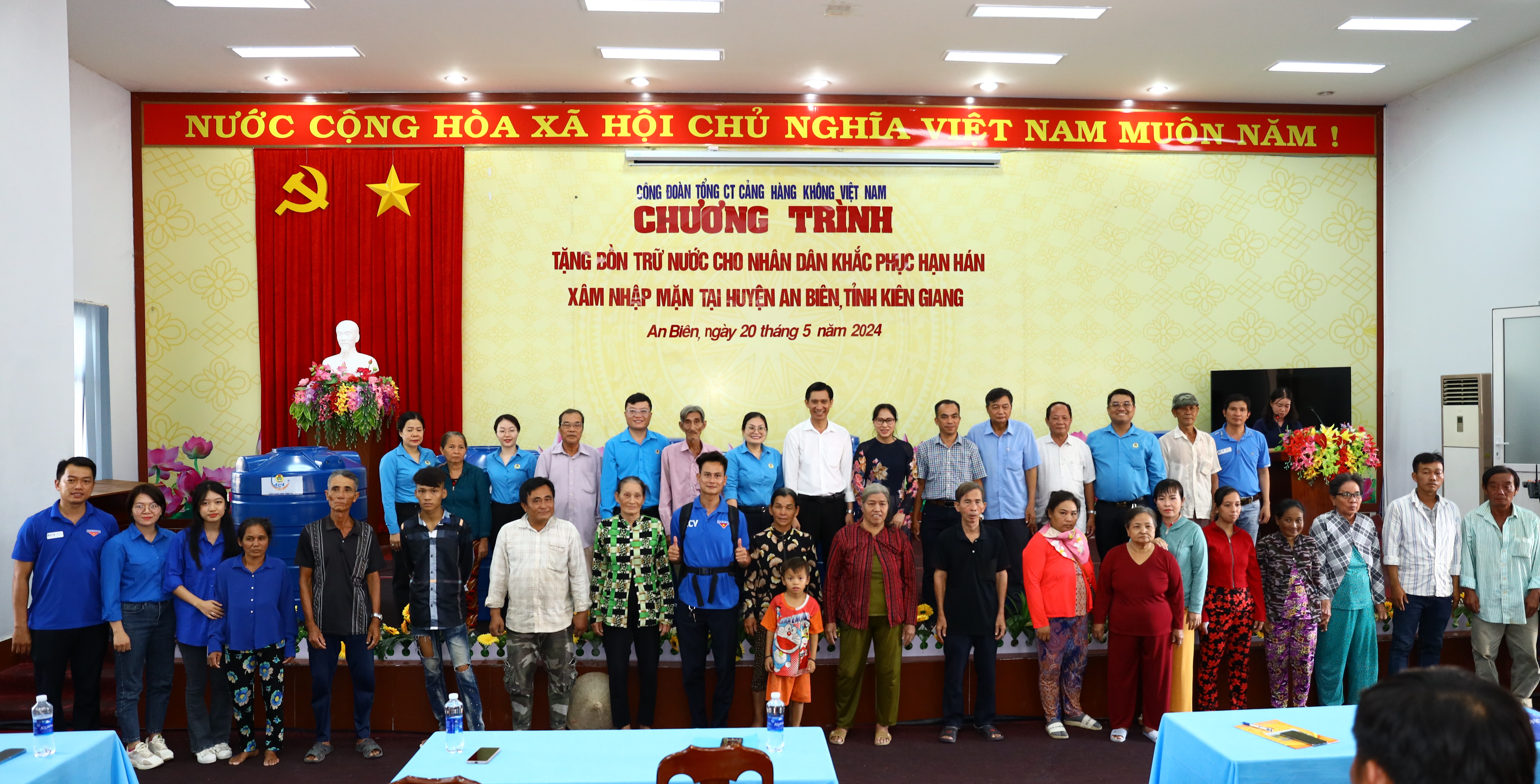 Tiếp tục trao tặng bồn nước cho bà con Huyện An Biên giữa mùa hạn mặn|LOCAL_PATH:crawled_data/images/featured_e0b15b706a3e.JPG
