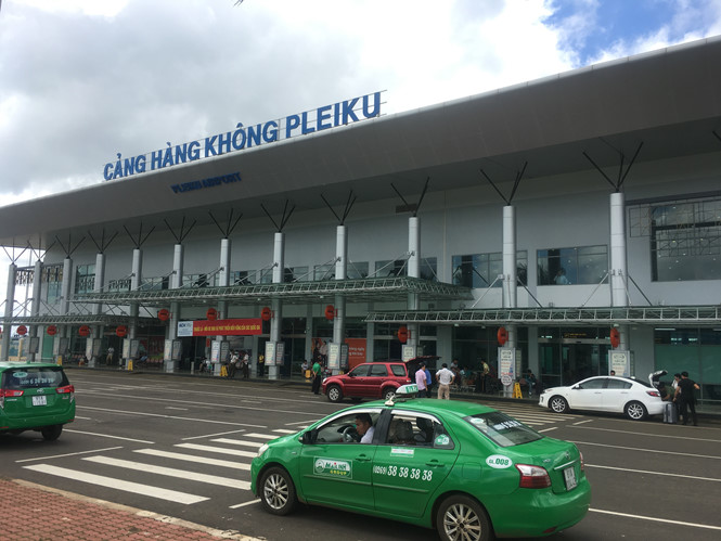 Thông báo đấu giá lựa chọn đơn vị nhượng quyền khai thác vận chuyển hành khách bằng taxi tại Cảng hàng không Pleiku|LOCAL_PATH:crawled_data/images/featured_e1a35a586491.jpg