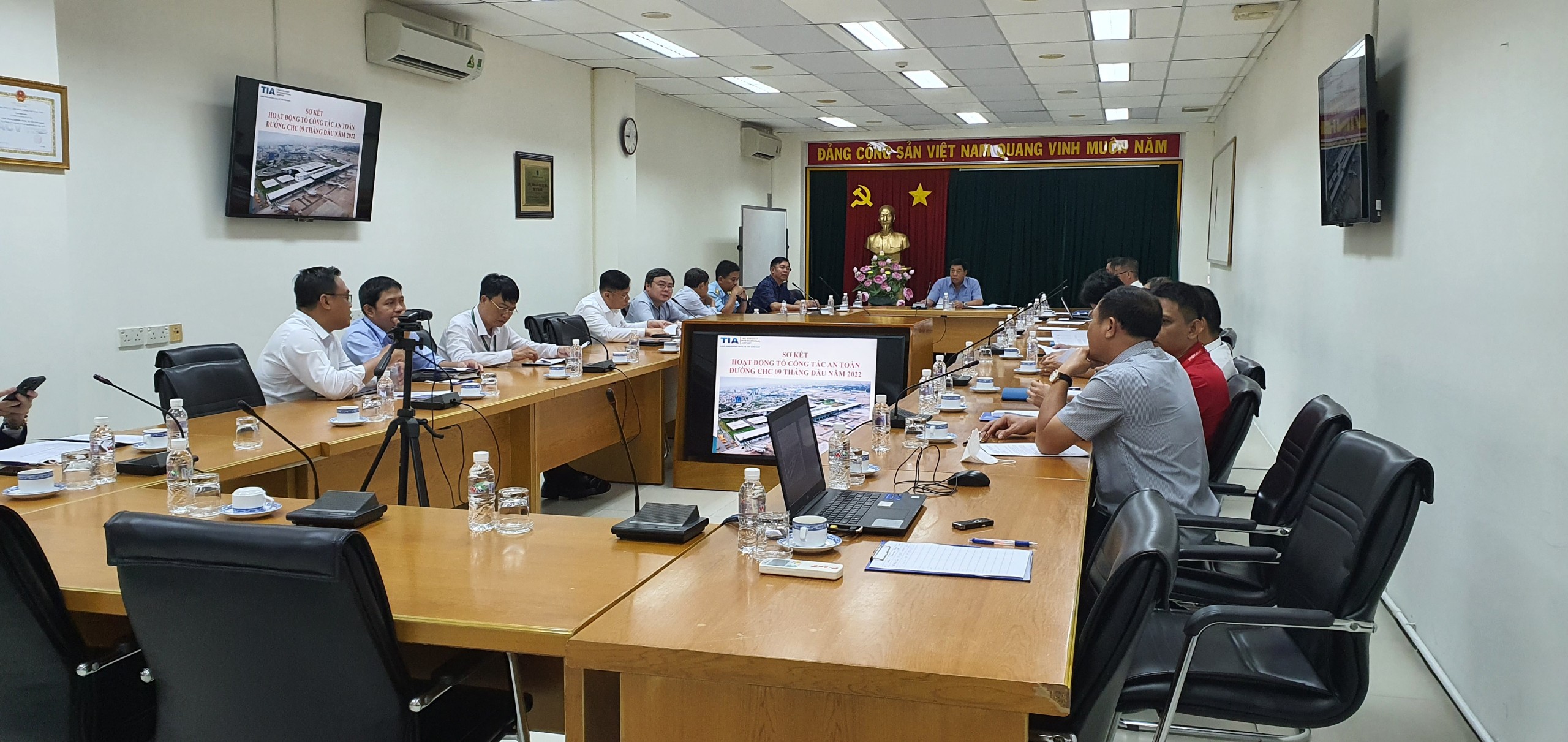Hội nghị công tác đảm bảo an toàn đường cất hạ cánh tại Cảng HKQT Tân Sơn Nhất 09 tháng đầu năm 2022|LOCAL_PATH:crawled_data/images/featured_e31bec977f0d.jpg