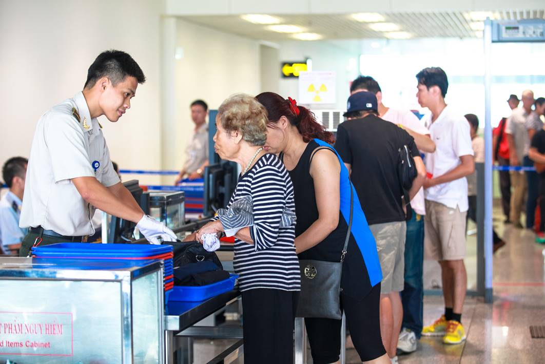 Cảng HKQT Nội Bài: Đảm bảo tuyệt đối an ninh an toàn, đảm bảo chất lượng phục vụ hành khách trong dịp Lễ Giỗ tổ Hùng Vương, Ngày Chiến thắng 30/4 và Ngày Quốc tế lao động 01/5/2018|LOCAL_PATH:crawled_data/images/featured_e39236052133.jpg