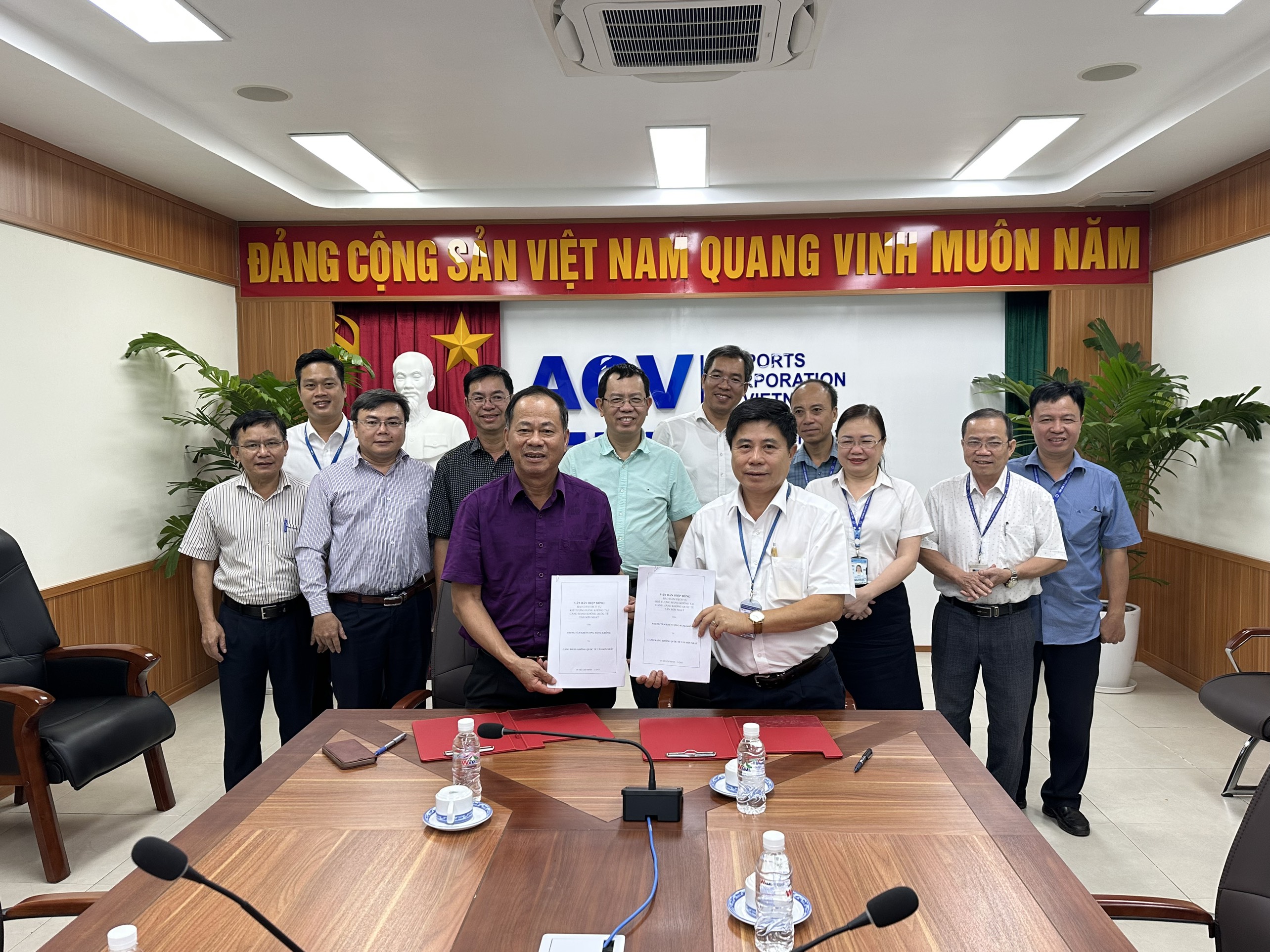 LỄ KÝ KẾT VĂN BẢN HIỆP ĐỒNG BẢO ĐẢM DỊCH VỤ KHÍ TƯỢNG HÀNG KHÔNG TẠI CẢNG HKQT TÂN SƠN NHẤT|LOCAL_PATH:crawled_data/images/featured_e500339ccc2c.jpg