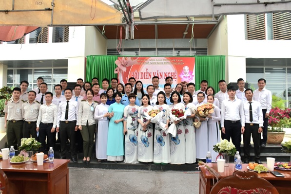 CẢNG HÀNG KHÔNG THỌ XUÂN: TỔ CHỨC CHƯƠNG TRÌNH HỘI DIỄN VĂN NGHỆ CHÀO MỪNG LỄ KỶ NIỆM 47 NĂM THỐNG NHẤT ĐẤT NƯỚC 30.4 VÀ 136 NĂM NGÀY QUỐC LAO ĐỘNG 1.5|LOCAL_PATH:crawled_data/images/featured_e5979bf5ad49.jpg