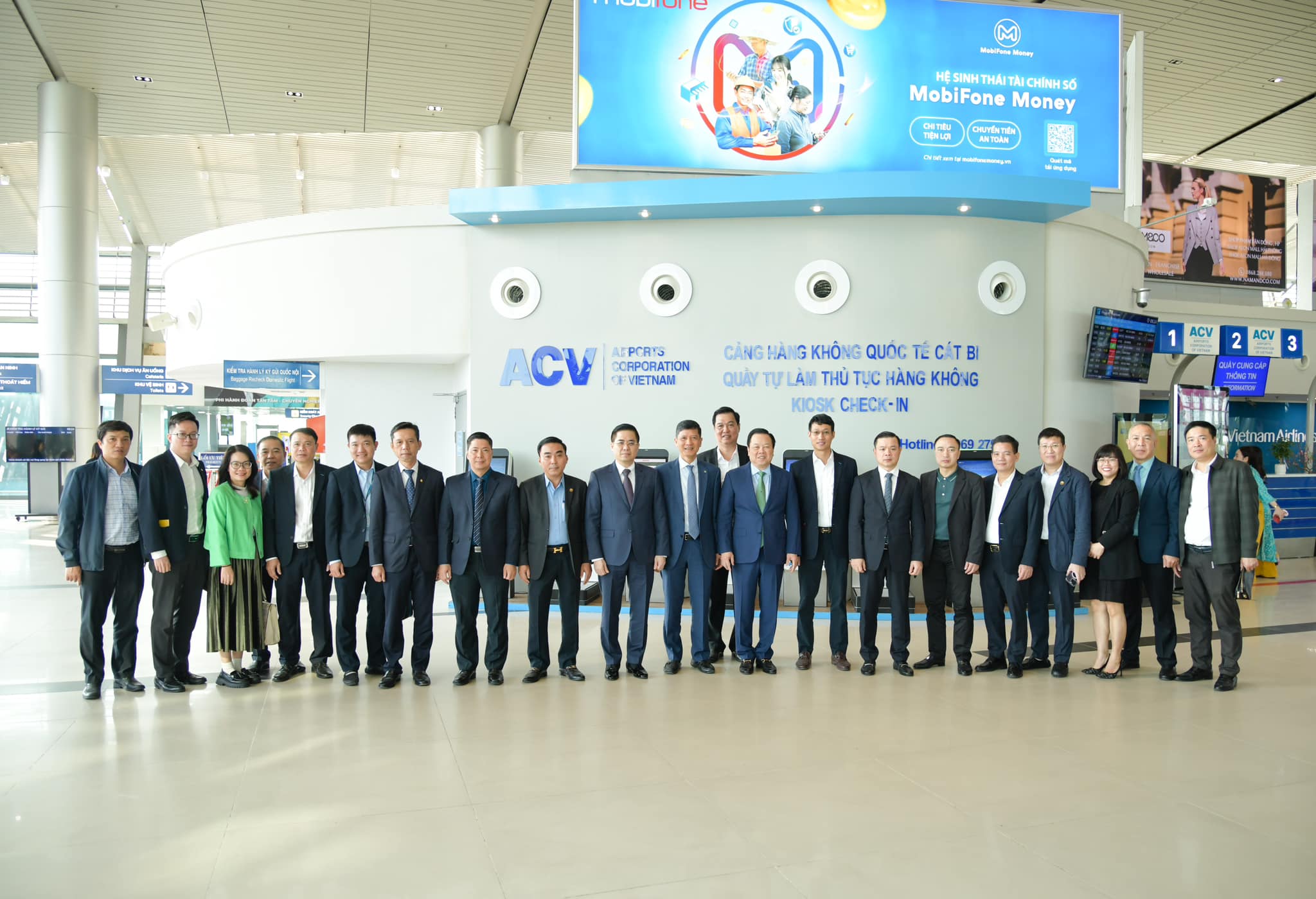 Chủ tịch Ủy ban Quản lý vốn nhà nước tại Doanh nghiệp thăm hỏi, động viên, chúc tết Cán bộ, Công nhân viên tại Cảng hàng không quốc tế Cát Bi nhân dịp Tết Giáp Thìn 2024.|LOCAL_PATH:crawled_data/images/featured_e5aa985c32c6.jpg