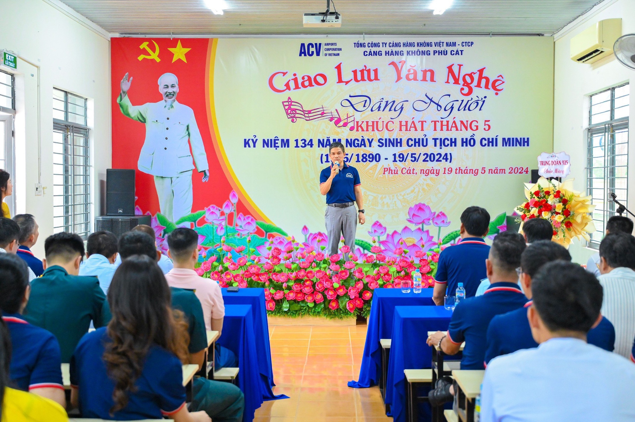 Giao lưu văn nghệ kỷ niệm 134 năm Ngày sinh Chủ tịch Hồ Chí Minh với chủ đề: “Dâng Người khúc hát tháng 05” tại Cảng hàng không Phù Cát|LOCAL_PATH:crawled_data/images/featured_e6eeb9cd2bf9.jpeg