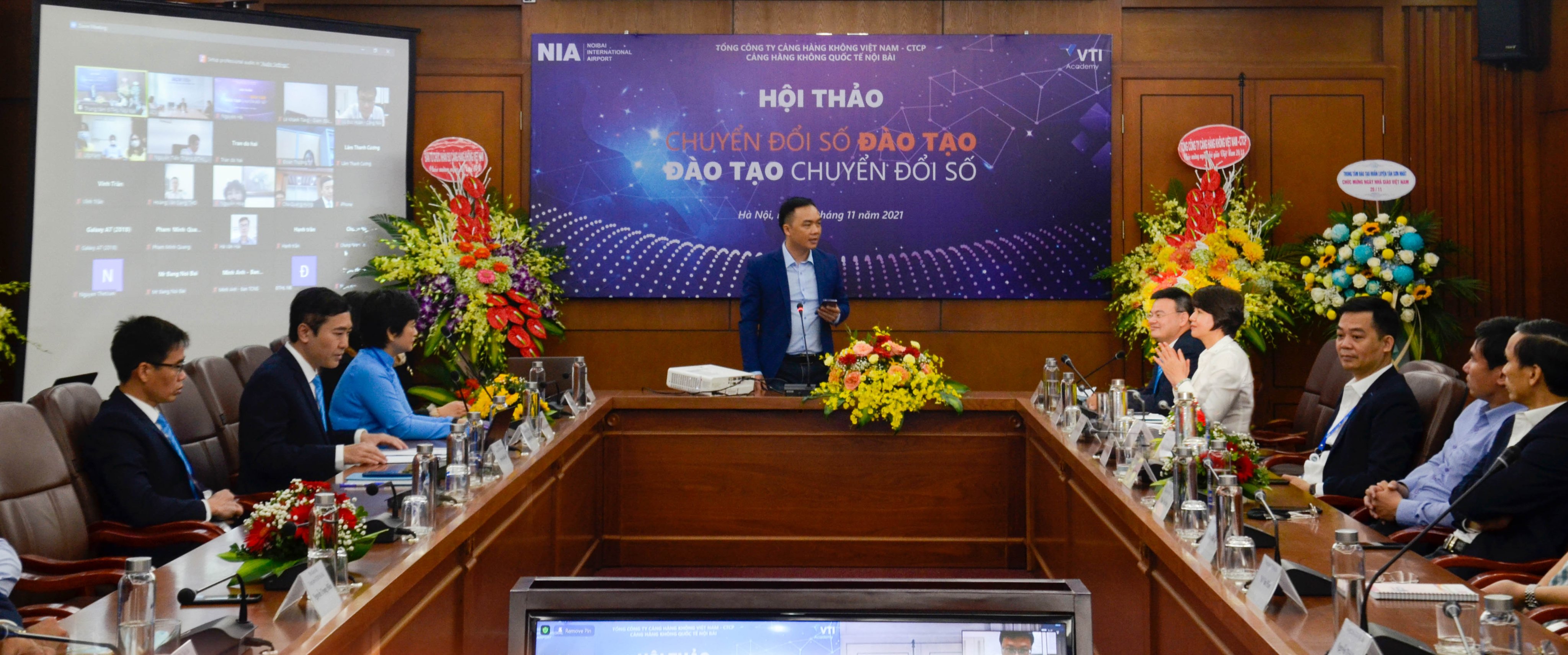 Cảng hàng không quốc tế Nội Bài tổ chức hội thảo “Chuyển đổi số đào tạo - Đào tạo chuyển đổi số”|LOCAL_PATH:crawled_data/images/featured_ea8e6162ac8b.jpg