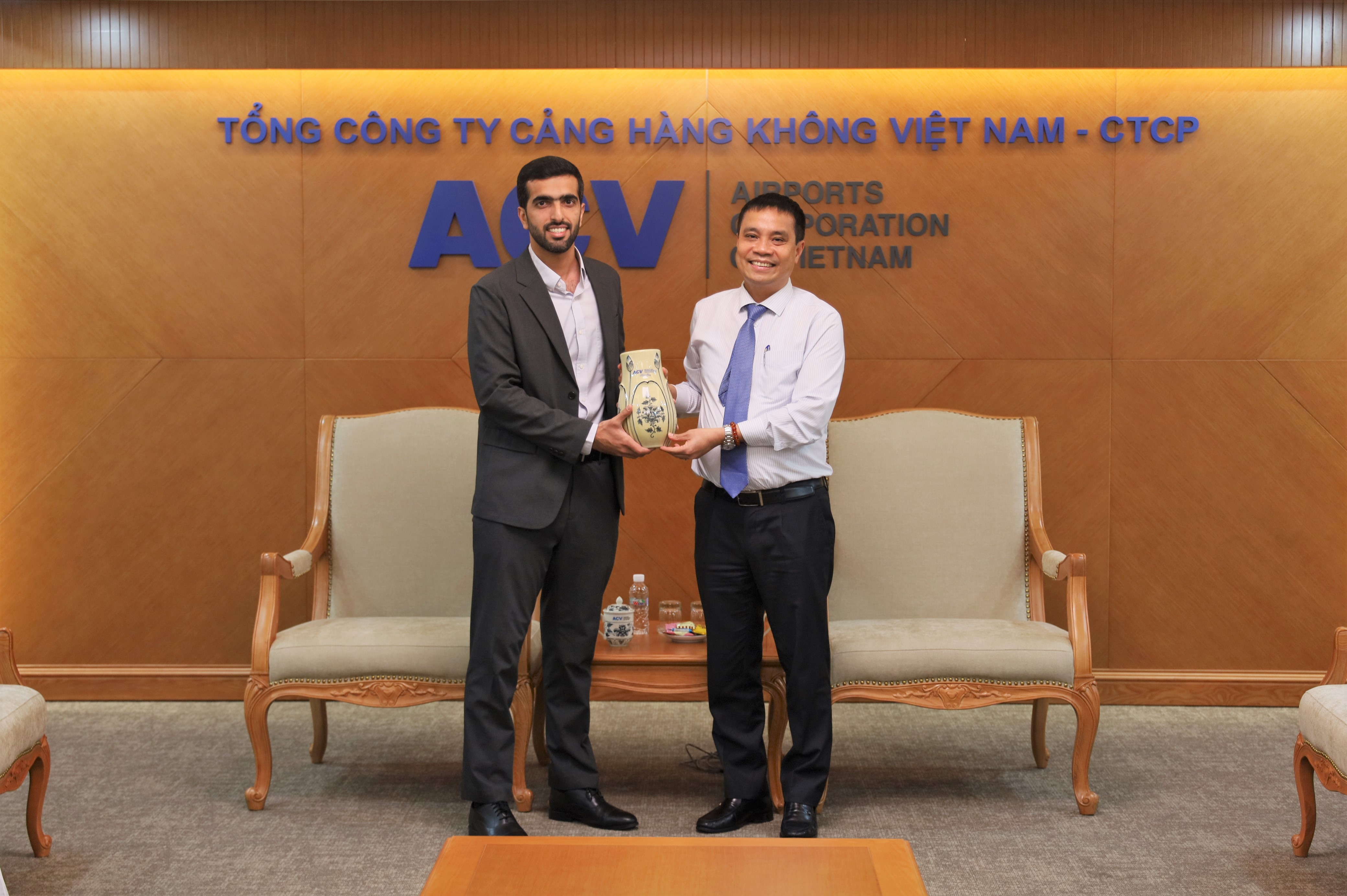 ACV and Emirates strengthen cooperation, expand route development in Vietnam|LOCAL_PATH:crawled_data/images/featured_eae130e72fdd.JPG