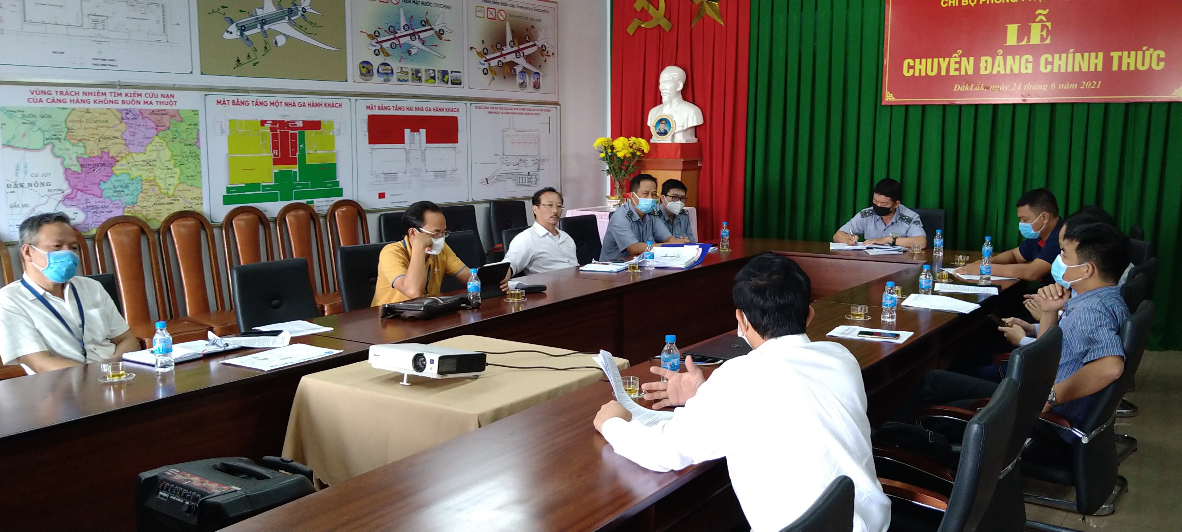 HỌP THÀNH LẬP BAN CHỈ ĐẠO PHÒNG, CHỐNG DỊCH COVID-19 TẠI CẢNG HÀNG KHÔNG BUÔN MA THUỘT|LOCAL_PATH:crawled_data/images/featured_eb2ea172cb7d.jpg