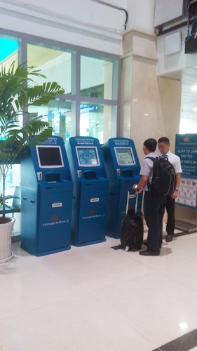 Sử dụng self check-in kiosk tại Cảng HKQT Tân Sơn Nhất|LOCAL_PATH:crawled_data/images/featured_eb8ac115703e.jpg