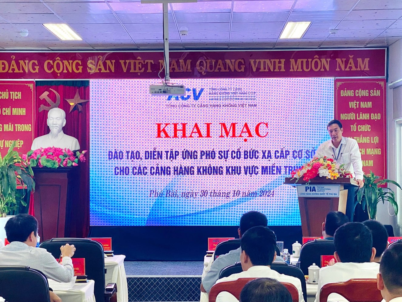 CHƯƠNG TRÌNH  ĐÀO TẠO, DIỄN TẬP  ỨNG PHÓ SỰ CỐ BỨC XẠ CẤP CƠ SỞ CHO  CÁC CẢNG HÀNG KHÔNG KHU VỰC MIỀN TRUNG  TẠI CẢNG HÀNG KHÔNG QUỐC TẾ PHÚ BÀI - NĂM 2024|LOCAL_PATH:crawled_data/images/featured_ebd707d99768.jpg
