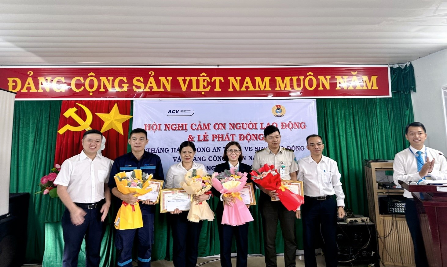 LỄ PHÁT ĐỘNG HƯỞNG ỨNG THÁNG HÀNH ĐỘNG VỀ AN TOÀN, VỆ SINH LAO ĐỘNG VÀ THÁNG CÔNG NHÂN NĂM 2025 TẠI CẢNG HÀNG KHÔNG RẠCH GIÁ|LOCAL_PATH:crawled_data/images/featured_ed5b626c8f4f.jpg