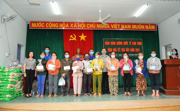 Công đoàn - Đoàn thanh niên Cảng HKQT Cam Ranh tổ chức chương trình từ thiện xã hội năm 2021|LOCAL_PATH:crawled_data/images/featured_ee4035ba1afc.jpg