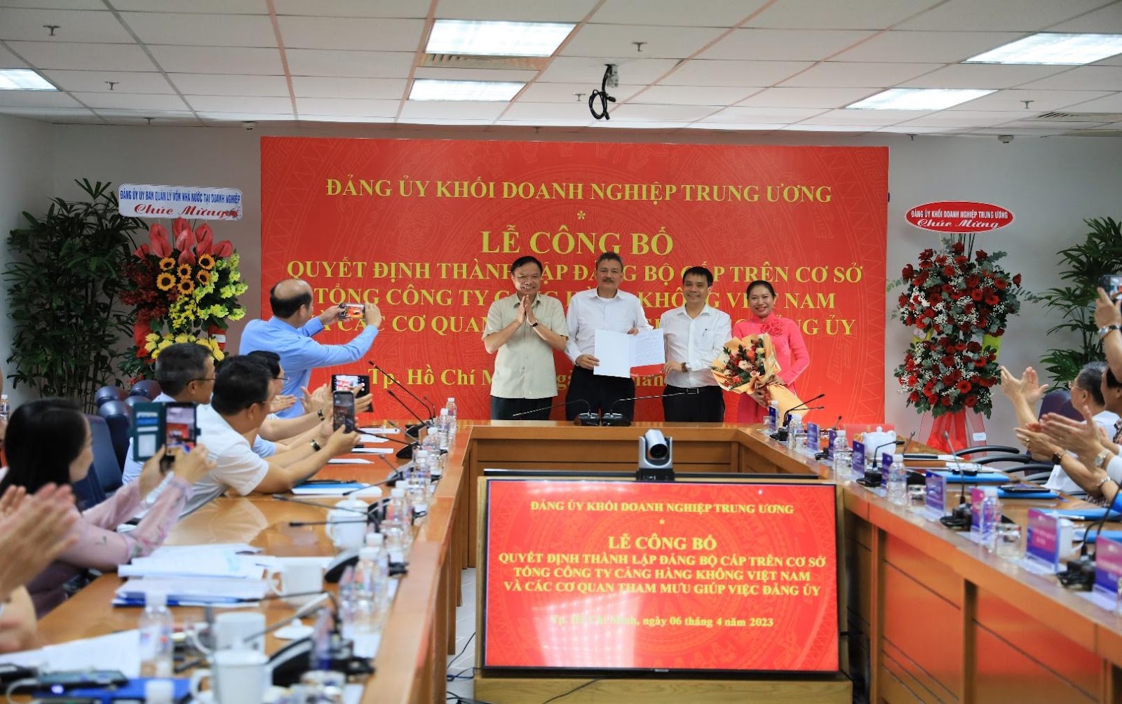 Lễ công bố Quyết định thành lập Đảng bộ cấp trên cơ sở Tổng công ty Cảng hàng không Việt Nam và các cơ quan tham mưu giúp việc Đảng ủy|LOCAL_PATH:crawled_data/images/featured_f061fcf2615f.jpg