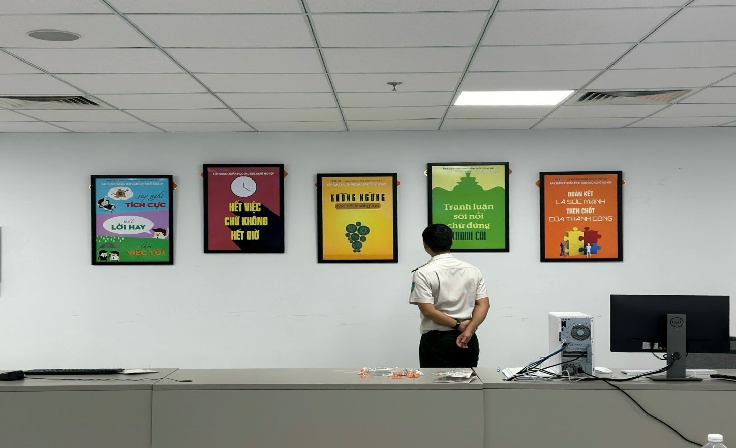 CẢNG HÀNG KHÔNG QUỐC TẾ PHÚ BÀI TỔ CHỨC HUẤN LUYỆN NỘI BỘ 05 CHUẨN MỰC ĐẠO ĐỨC NGHỀ NGHIỆP, CHUYÊN MÔN NGHIỆP VỤ VÀ VĂN HÓA AN TOÀN HÀNG KHÔNG TRONG THỜI GIAN BAY THẤP ĐIỂM THÁNG 10/2024|LOCAL_PATH:crawled_data/images/featured_f3a8728712fb.jpg