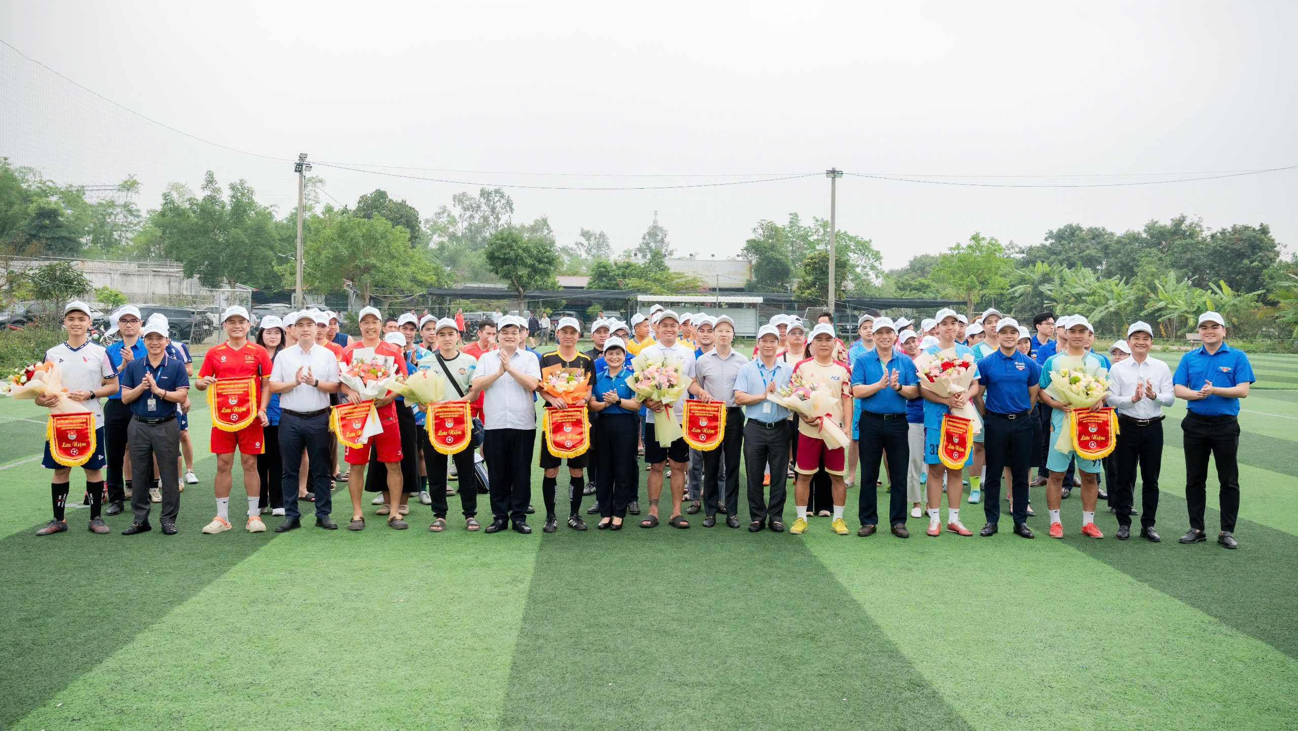 Cảng HKQT Nội Bài khai mạc Giải bóng đá mini 2026 và phát động hưởng ứng Giờ Trái đất|LOCAL_PATH:crawled_data/images/featured_f3e29f3d839e.jpg