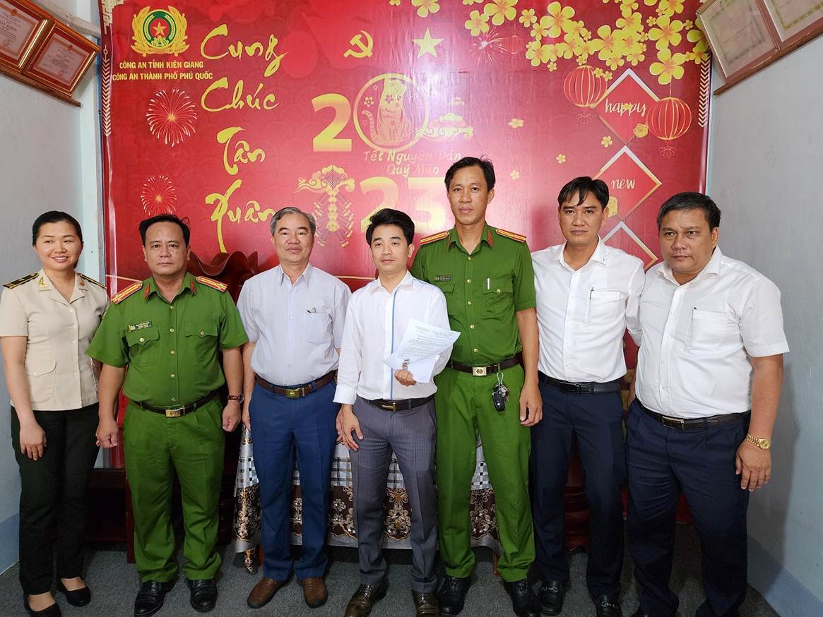 Bàn giao chiếc đồng hồ Patek Philippe bị rơi tại Cảng HKQT Phú Quốc|LOCAL_PATH:crawled_data/images/featured_f7845e71006d.jpg