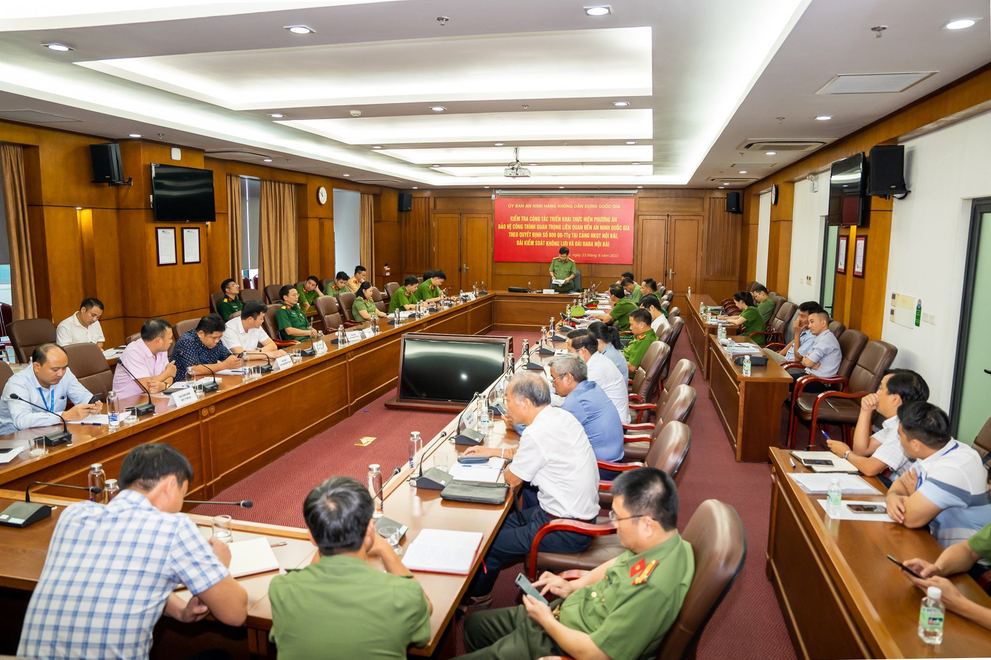 Ủy ban An ninh hàng không dân dụng Quốc gia kiểm tra công tác thực hiện bảo vệ công trình quan trọng an ninh Quốc gia tại Cảng HKQT Nội Bài|LOCAL_PATH:crawled_data/images/featured_f992a7e2b9e9.jpg