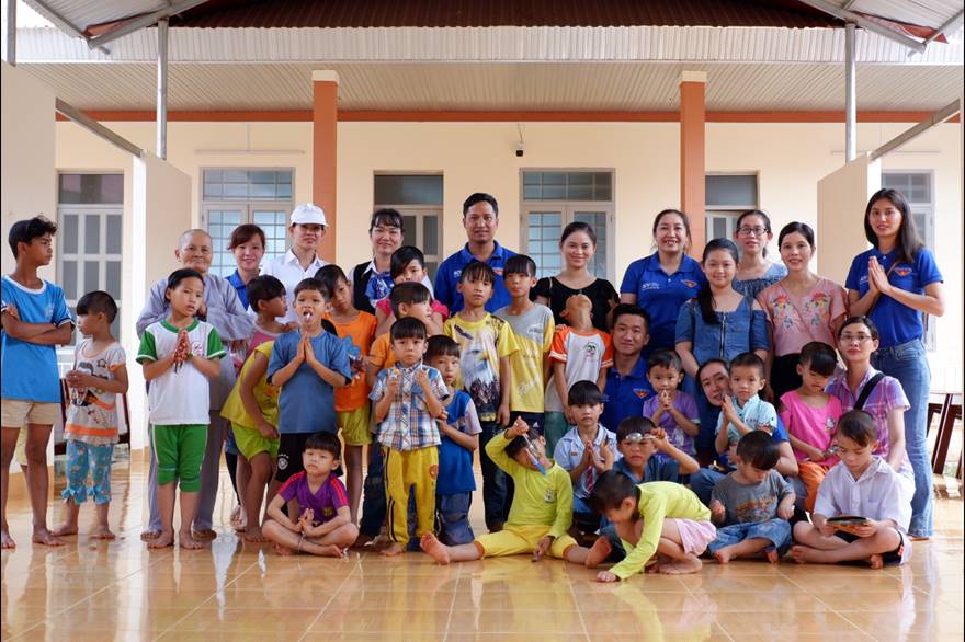 Cảng hàng không Buôn Ma Thuột thăm và tặng quà Trung tâm bảo trợ xã hội Chùa Bửu Thắng II|LOCAL_PATH:crawled_data/images/featured_fa897f189161.jpg