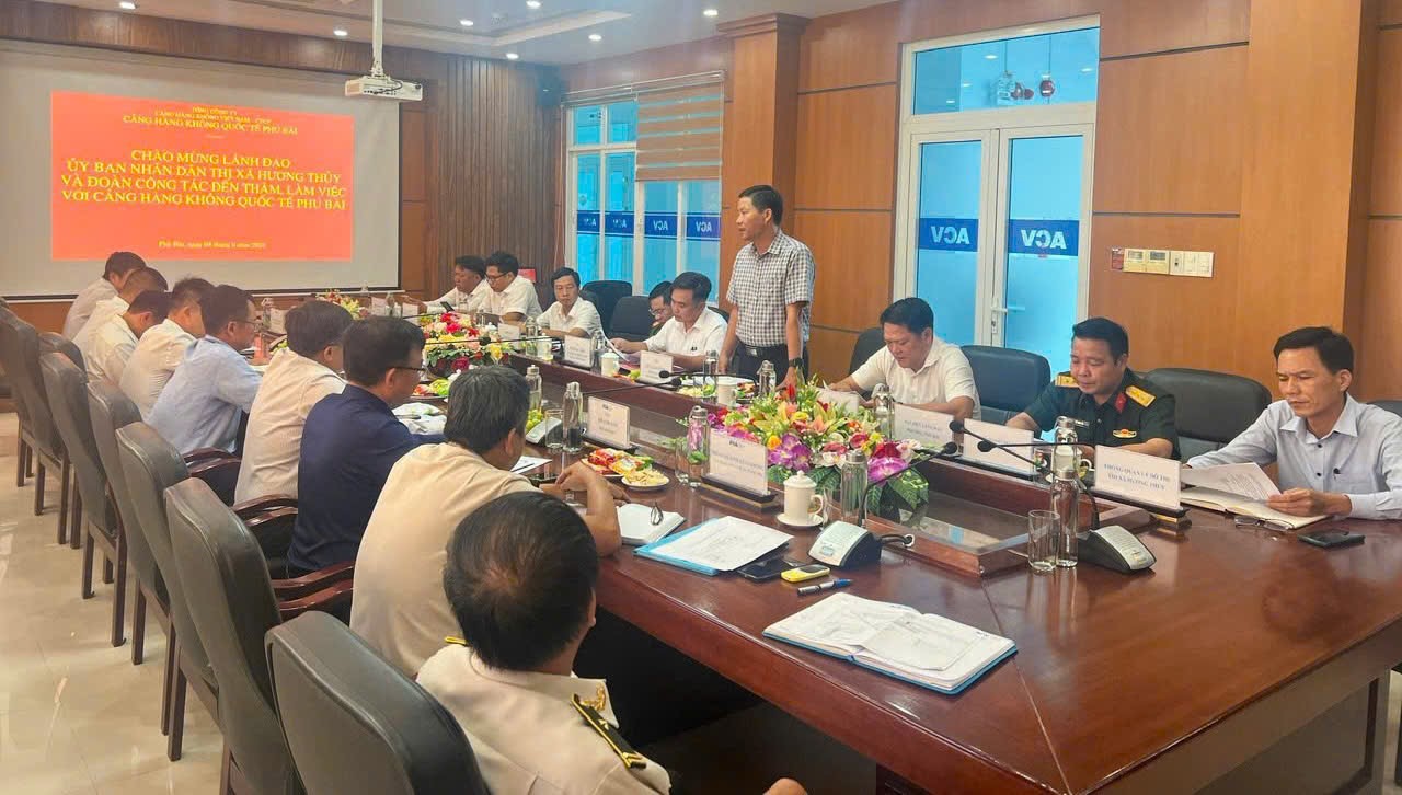 CẢNG HKQT PHÚ BÀI LÀM VIỆC VỚI UBND THỊ XÃ HƯƠNG THỦY VỀ CÔNG TÁC BẢO ĐẢM AN NINH, AN TOÀN HÀNG KHÔNG TẠI KHU VỰC GIÁP RANH SÂN BAY VÀ XÁC ĐỊNH ĐỊA GIỚI QUY HOẠCH KHU HOẠT ĐÔNG BAY|LOCAL_PATH:crawled_data/images/featured_fb0ddd5afeaa.jpg