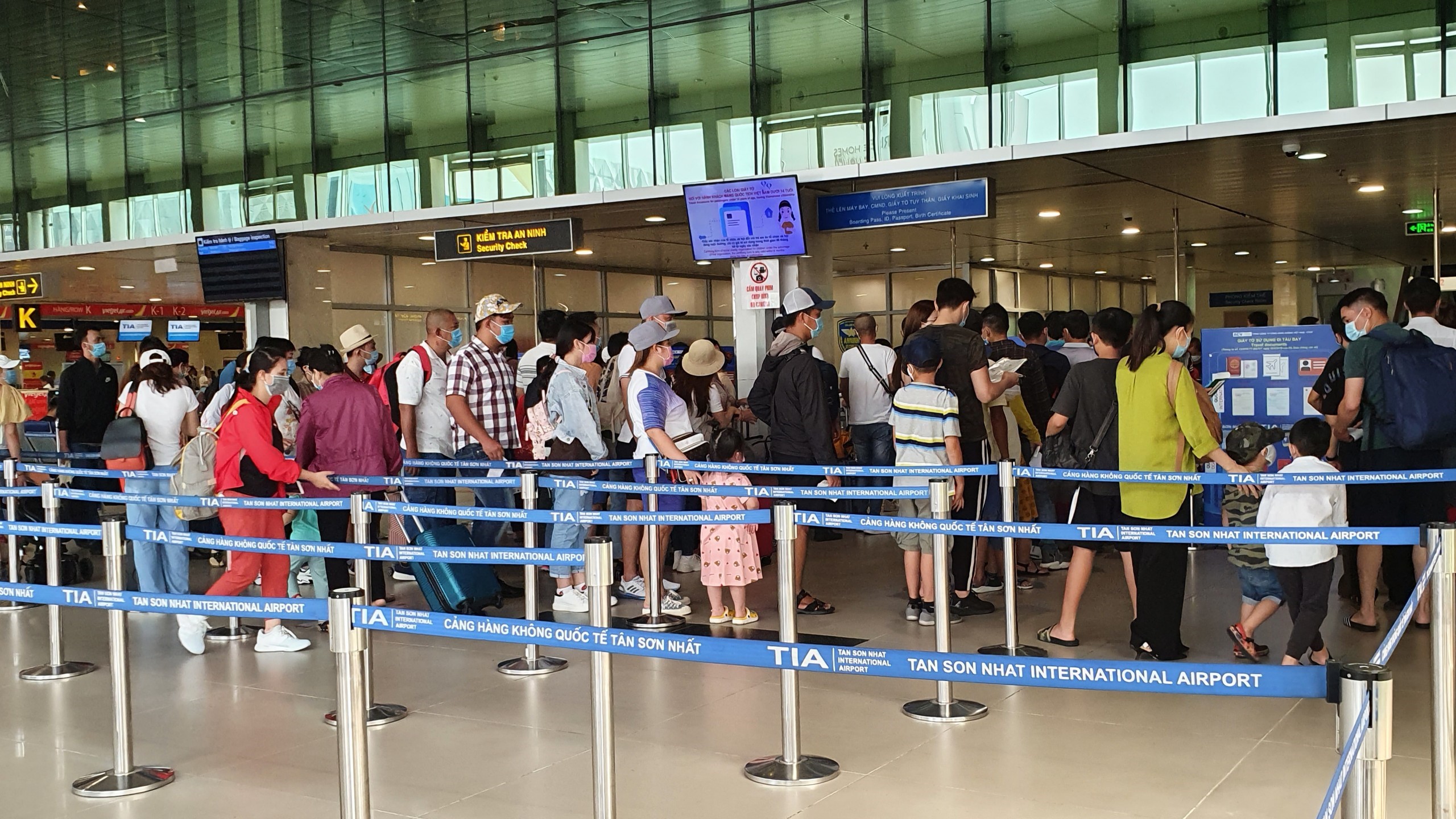 ACV: Airports safely serve about 1.5 million passengers during the peak period of National Reunification Day (April 30) and May Day (May 1)|LOCAL_PATH:crawled_data/images/featured_fda4c18f1d6a.jpg
