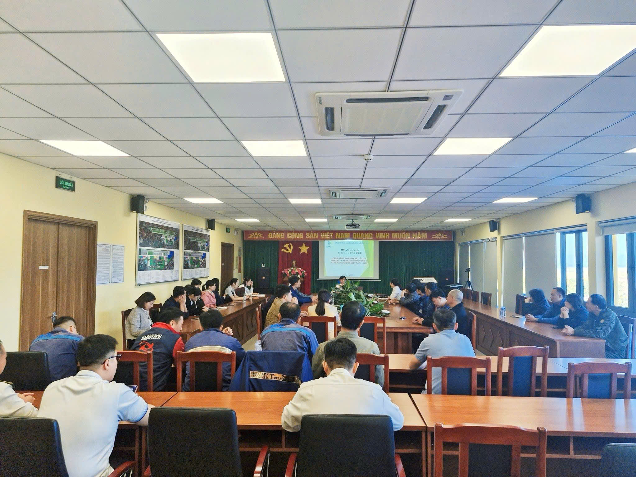 CẢNG HÀNG KHÔNG QUỐC TẾ LIÊN KHƯƠNG TỔ CHỨC HUẤN LUYỆN ĐỊNH KỲ SƠ CẤP CỨU CHO CÁN BỘ, NHÂN VIÊN|LOCAL_PATH:crawled_data/images/featured_fe56171434ee.jpg
